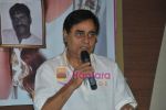 Jagjit Singh at the launch of Manesha Agarwal_s album Padaro Mhare Dess.. in Parel on 2ns May 2011 (5).JPG